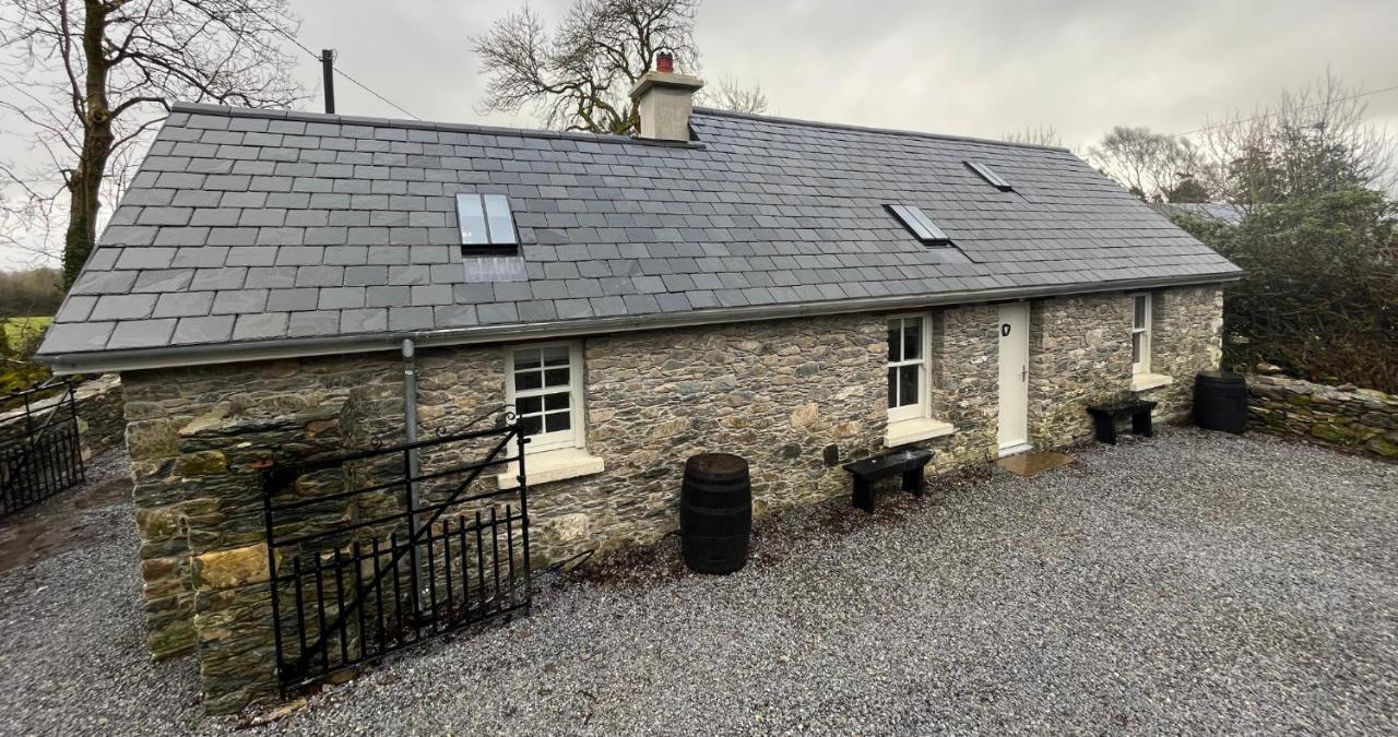 Newly Renovated Stone Cottage Located 2.5 Miles From Killarney Town Teernaboul Exteriör bild